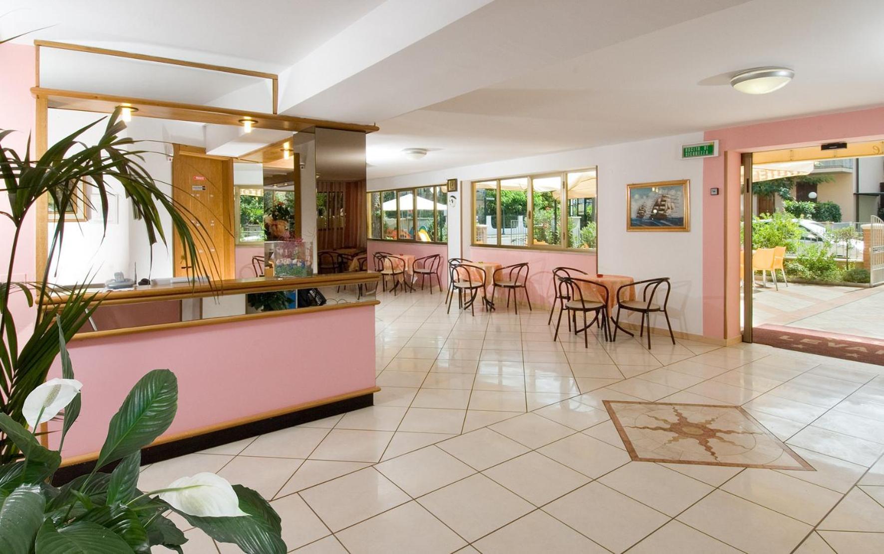 Hotel Levante Червия Экстерьер фото